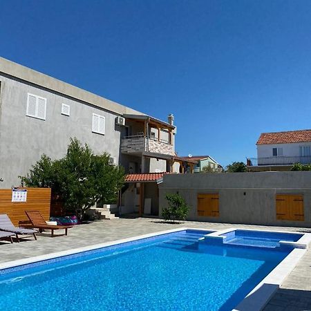 Apartmani Mia Драге Екстериор снимка