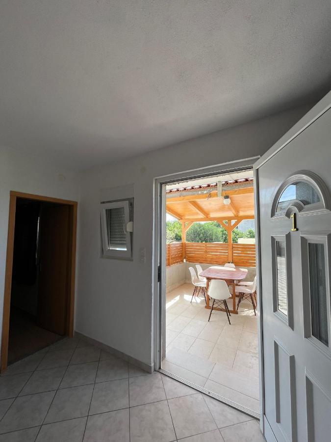 Apartmani Mia Драге Екстериор снимка