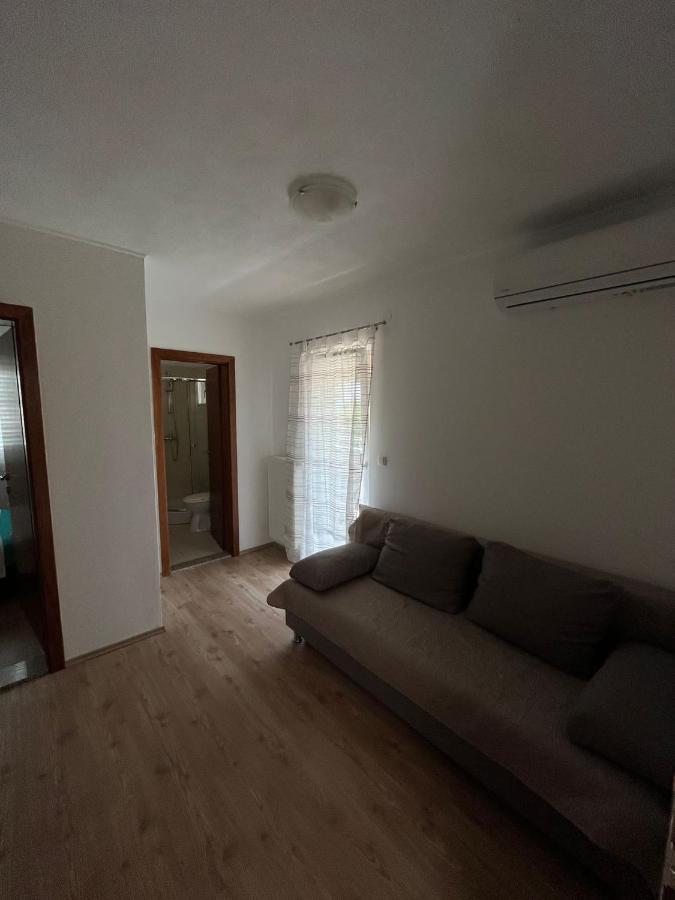 Apartmani Mia Драге Екстериор снимка