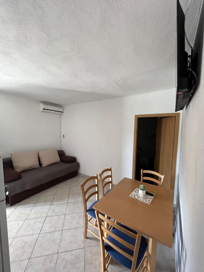 Apartmani Mia Драге Екстериор снимка