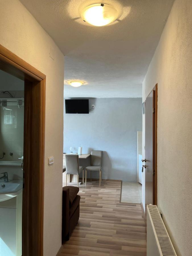 Apartmani Mia Драге Екстериор снимка