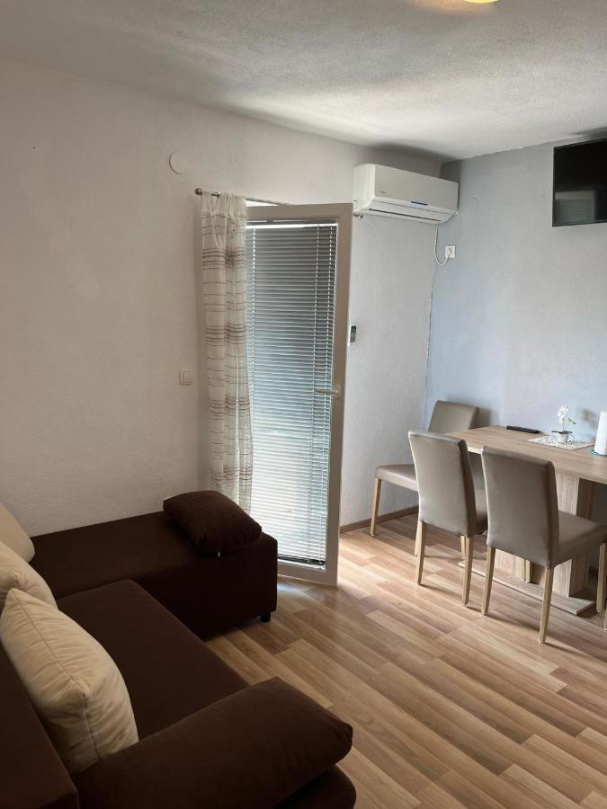 Apartmani Mia Драге Екстериор снимка