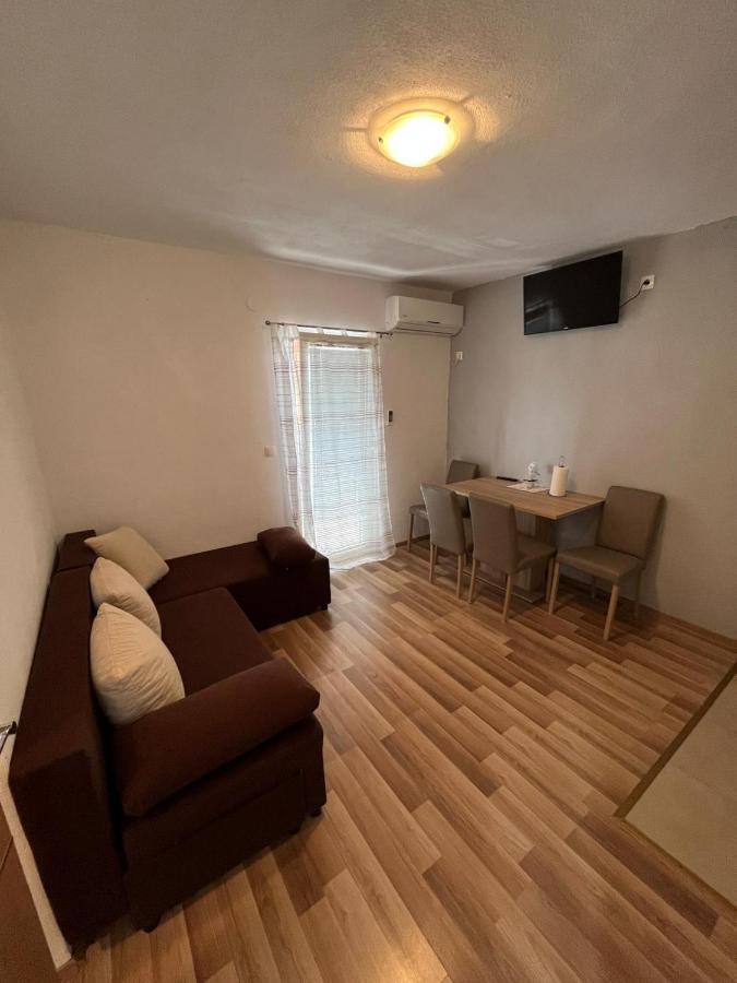 Apartmani Mia Драге Екстериор снимка