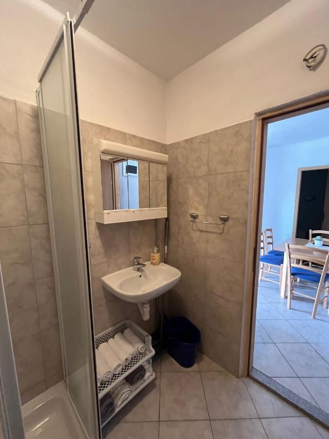 Apartmani Mia Драге Екстериор снимка