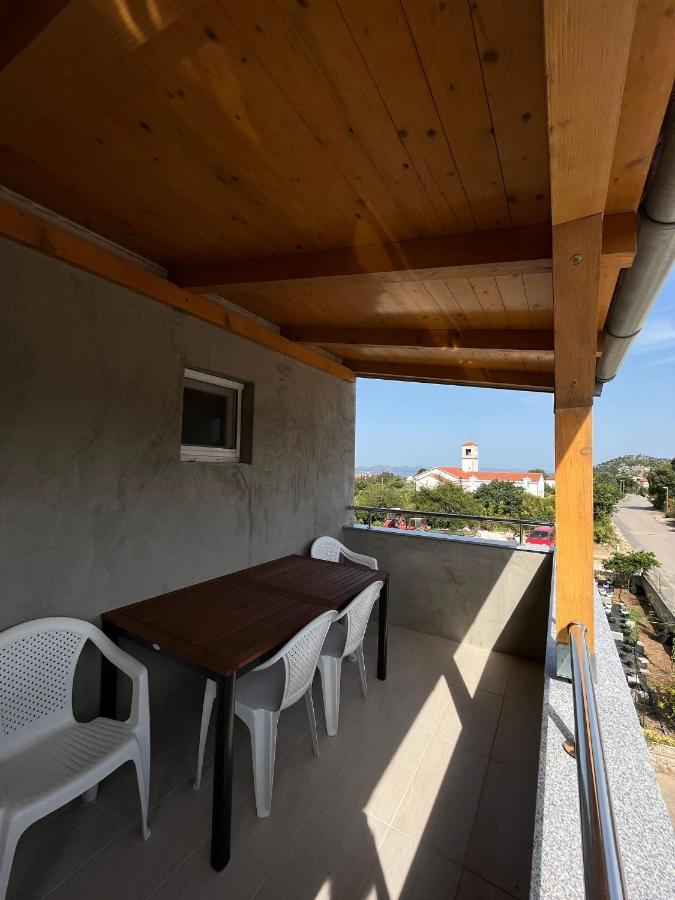 Apartmani Mia Драге Екстериор снимка