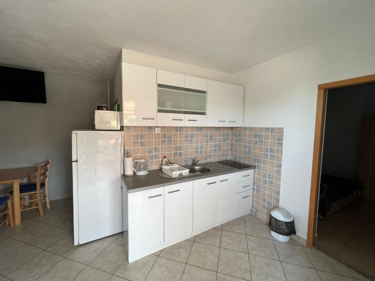 Apartmani Mia Драге Екстериор снимка