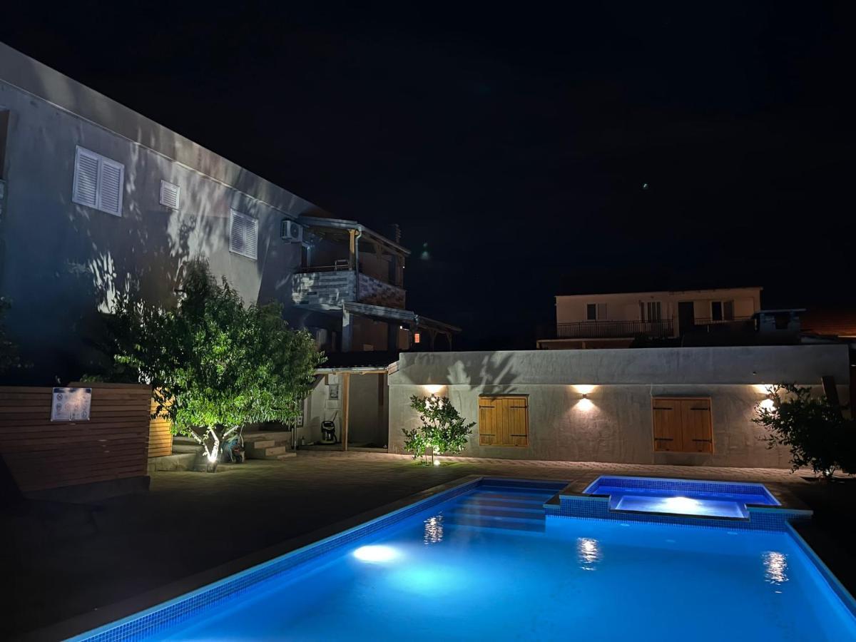 Apartmani Mia Драге Екстериор снимка