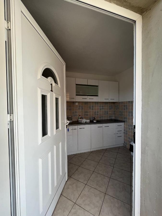 Apartmani Mia Драге Екстериор снимка