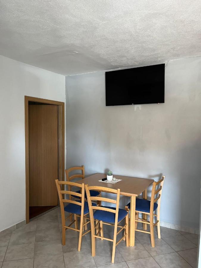 Apartmani Mia Драге Екстериор снимка