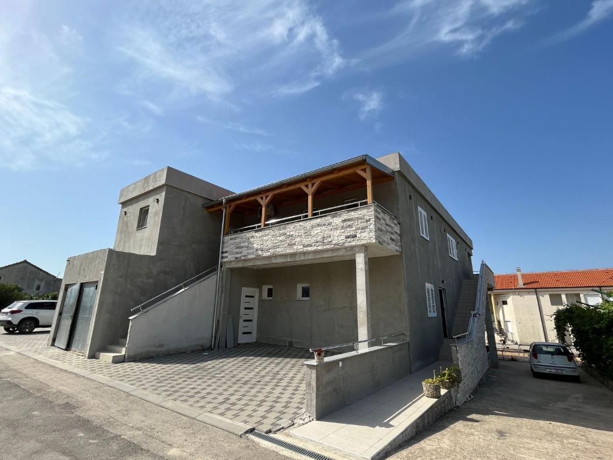 Apartmani Mia Драге Екстериор снимка