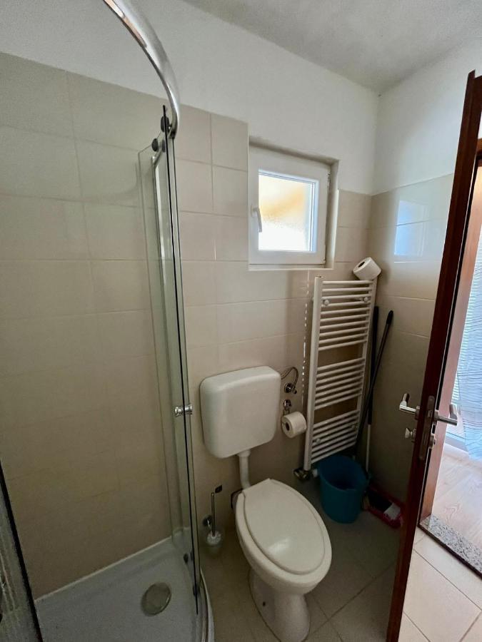 Apartmani Mia Драге Екстериор снимка