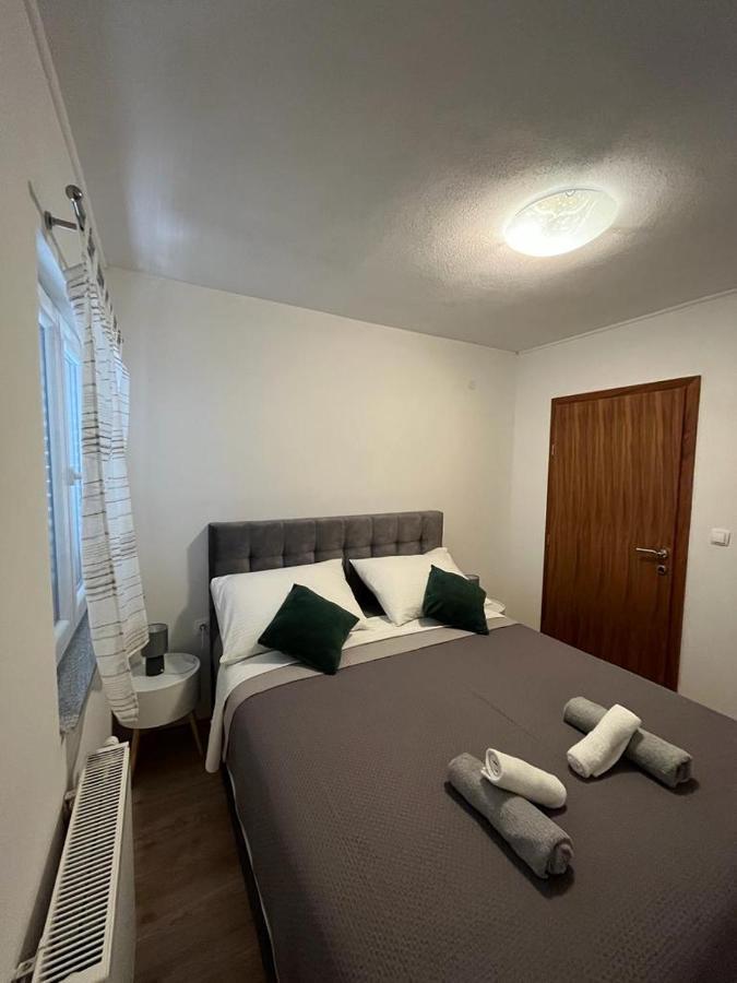 Apartmani Mia Драге Екстериор снимка